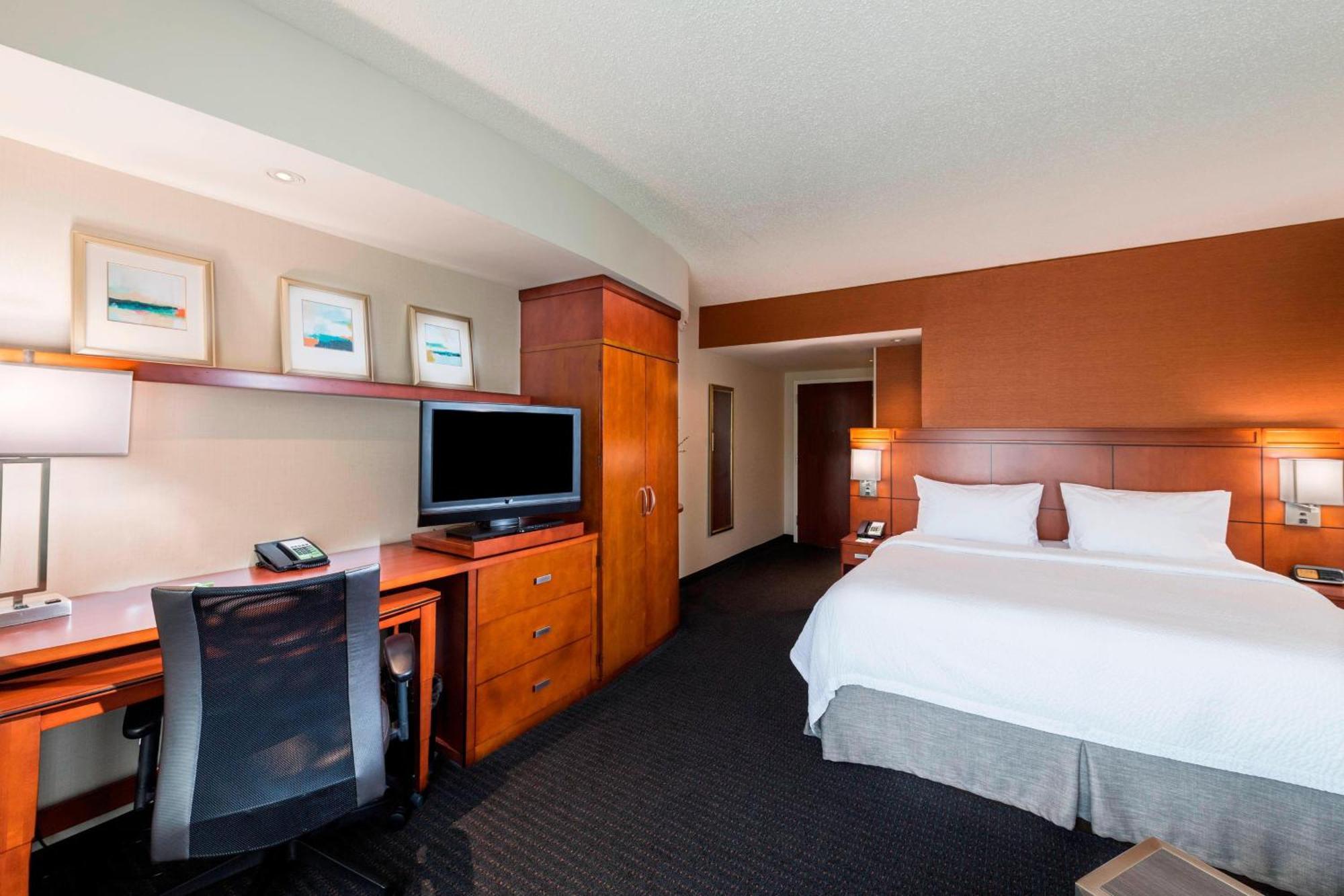 Courtyard By Marriott Atlanta Buford Mall Of Georgia Exterior photo