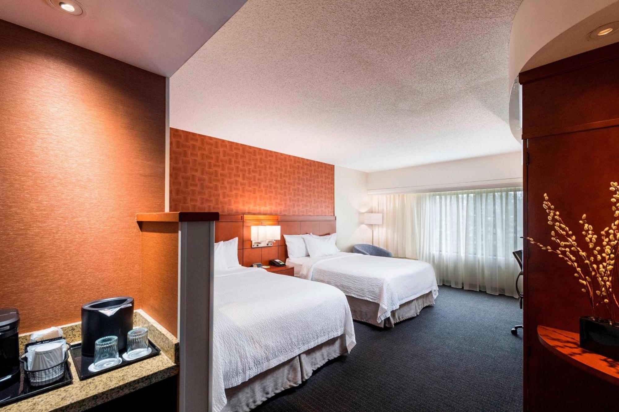 Courtyard By Marriott Atlanta Buford Mall Of Georgia Exterior photo
