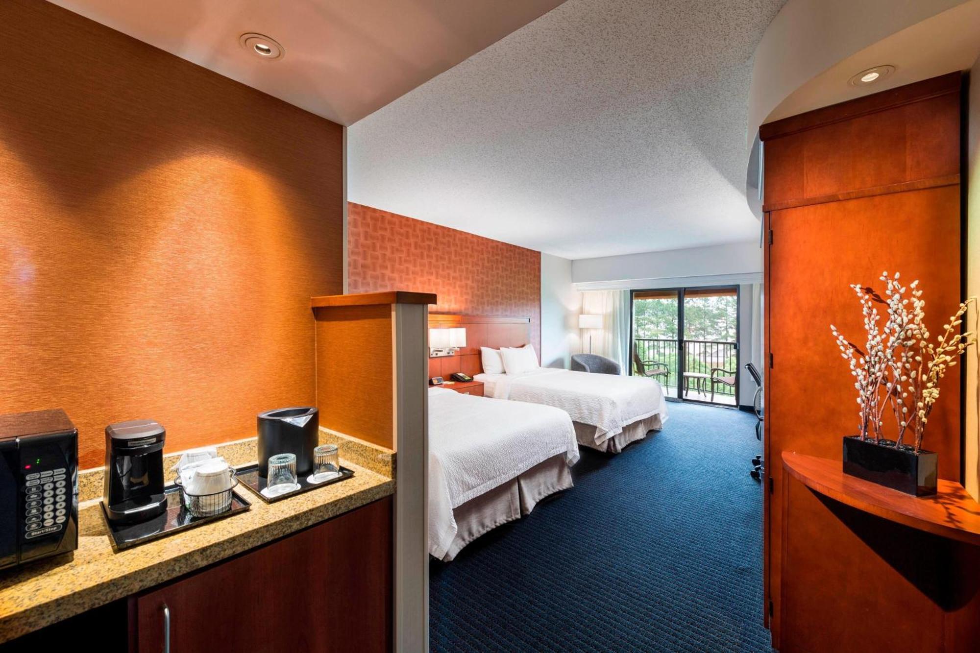 Courtyard By Marriott Atlanta Buford Mall Of Georgia Exterior photo