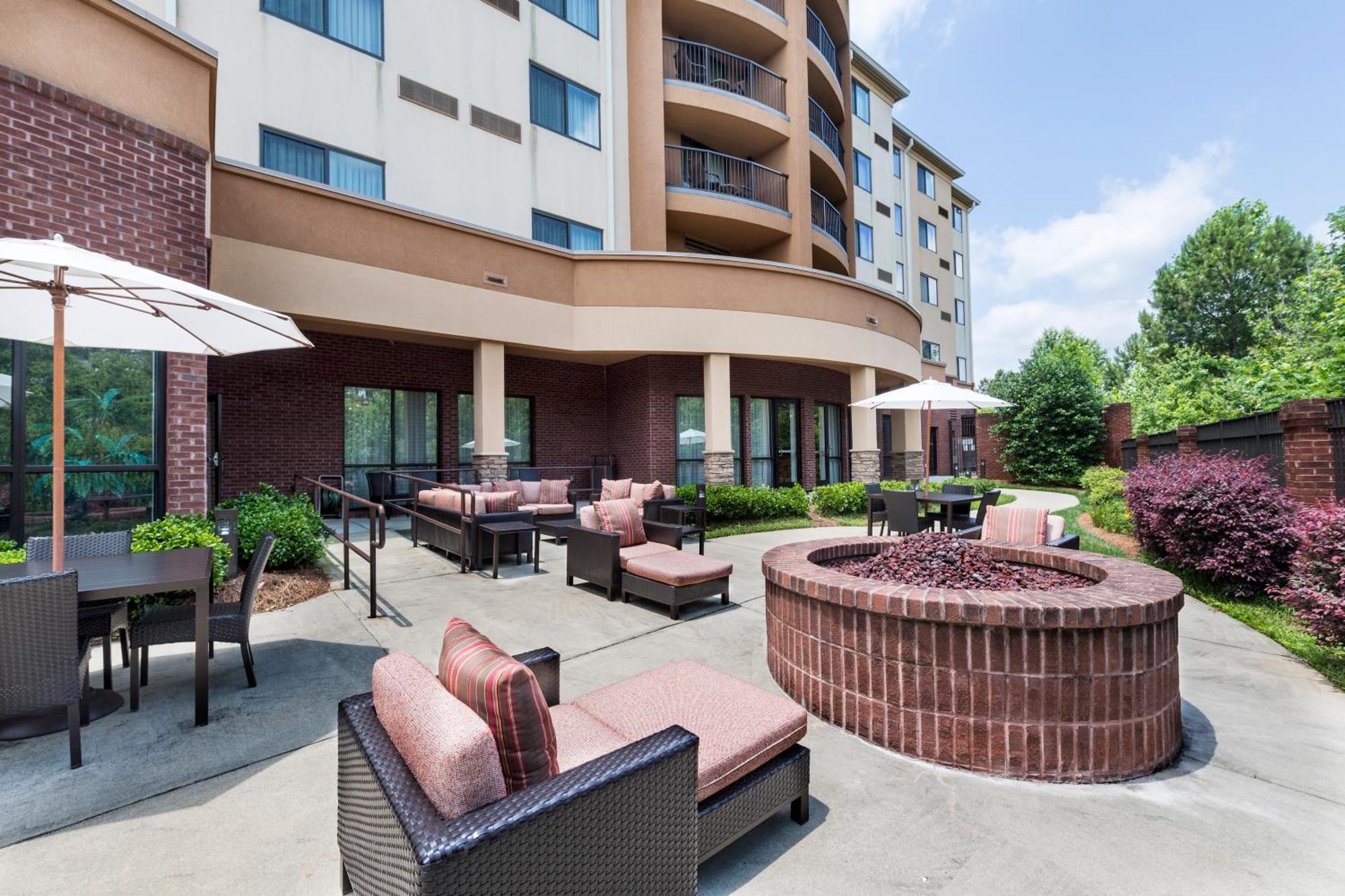 Courtyard By Marriott Atlanta Buford Mall Of Georgia Exterior photo