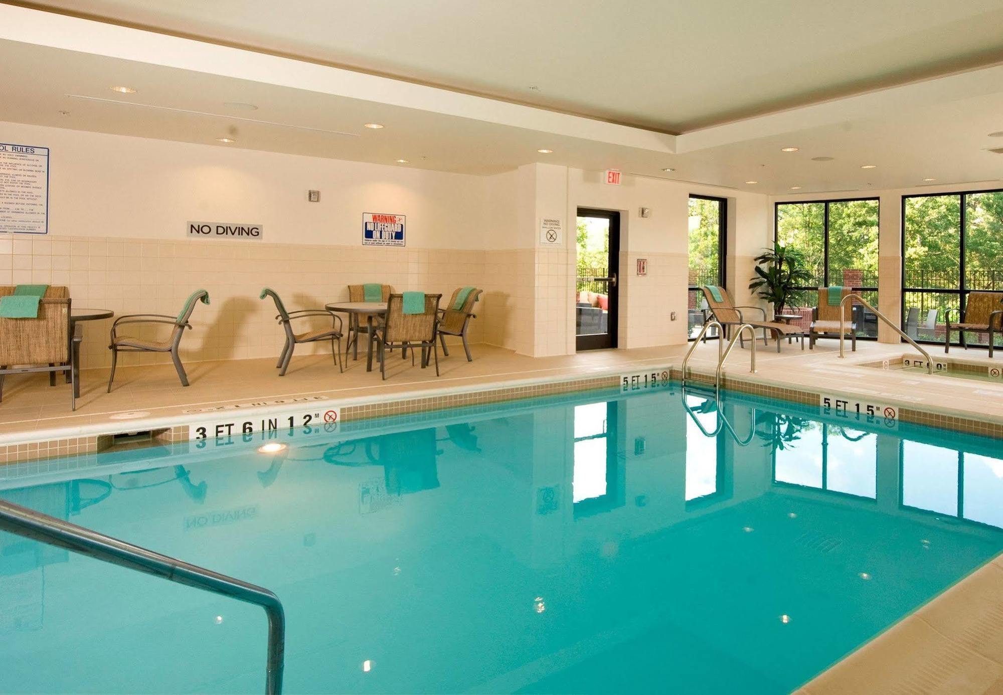 Courtyard By Marriott Atlanta Buford Mall Of Georgia Exterior photo